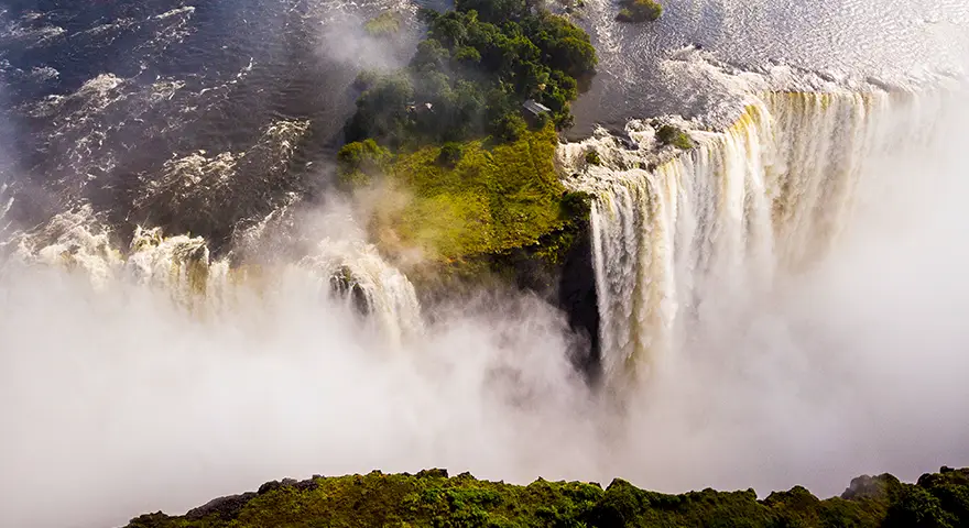 Explore-Zambia-Prive-Safari-met-gids-chauffeur-Victoria watervallen